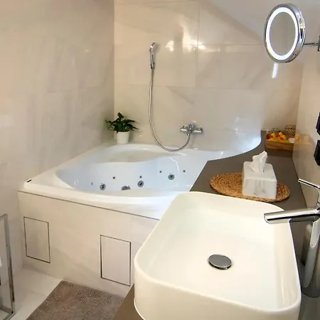 Wonderful 3bd Apt