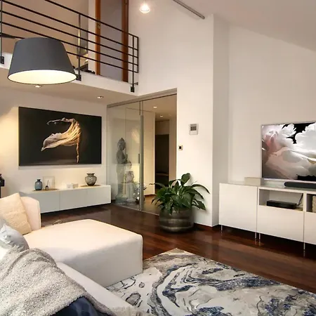 Wonderful 3bd Apt Praha